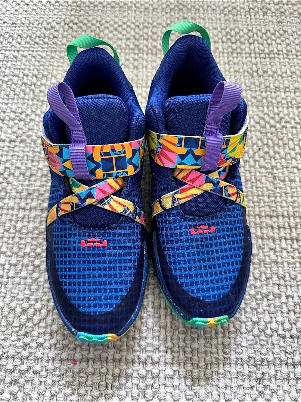 Nike LeBron Witness 7 Kaleidoscope Sneakers Boys Youth 2.5Y